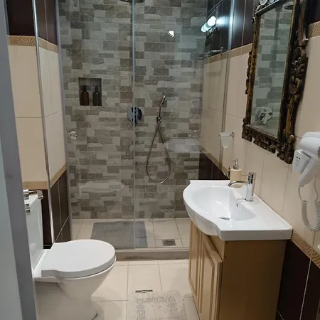 Lovely Sea View & Junior Apartment Himarë