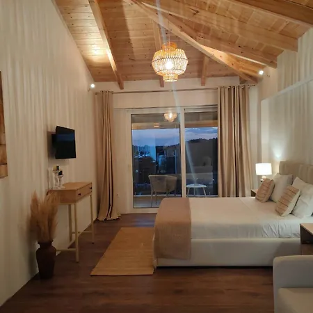 Apartment Lovely Sea View & Junior Himarë