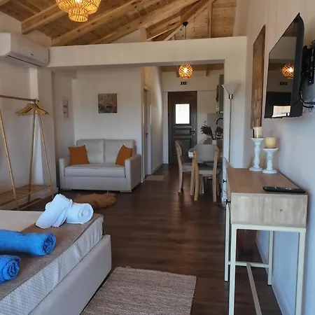 Apartment Lovely Sea View & Junior Himarë