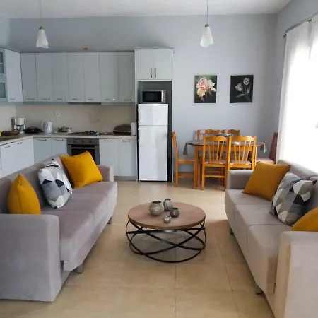 Lovely View Apartment *