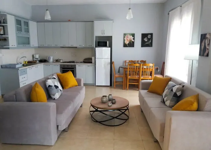 Lovely View Apartment *